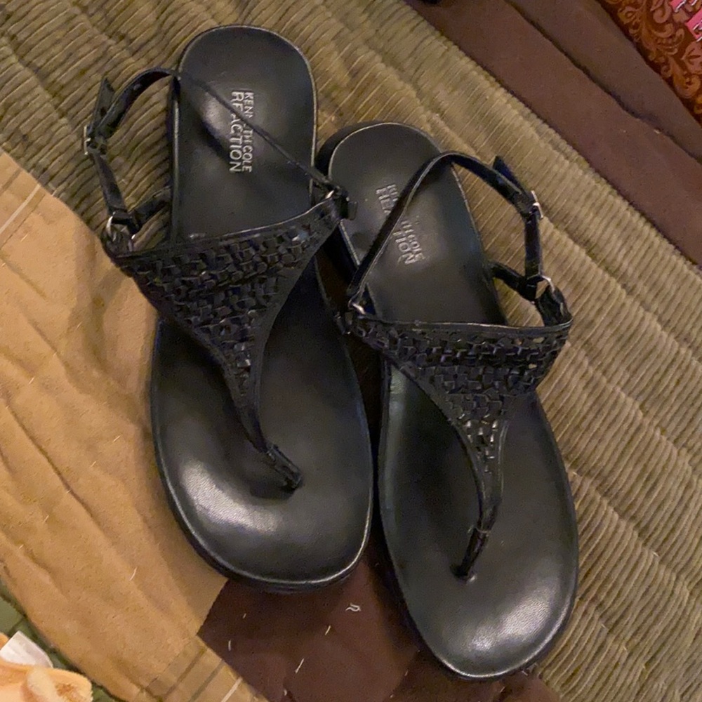 KENNETH COLE REACTION sandals